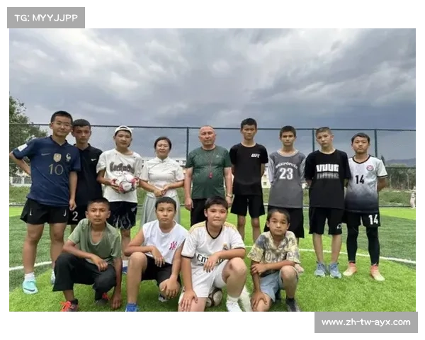 梅克内斯蓝色团体:携手并肩谱写跨国界足球激情盛典